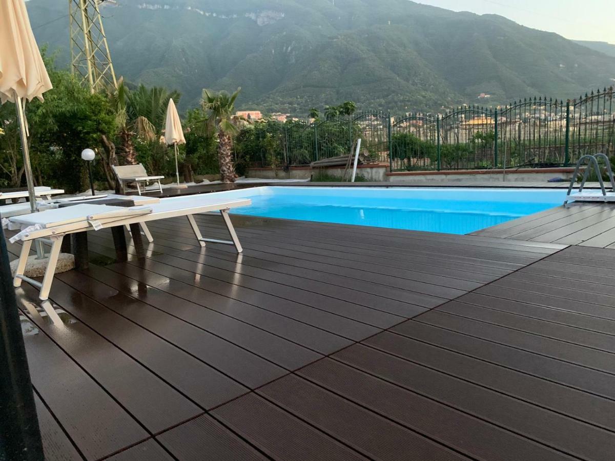 Villa Lucia Terrazza Panoramica カステッランマーレ・ディ・スタービア エクステリア 写真