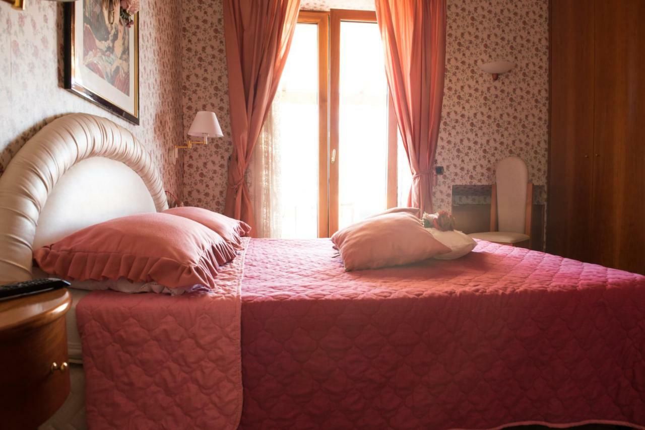 Villa Lucia Terrazza Panoramica カステッランマーレ・ディ・スタービア エクステリア 写真