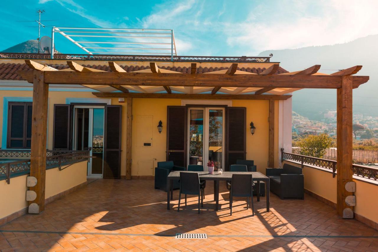 Villa Lucia Terrazza Panoramica カステッランマーレ・ディ・スタービア エクステリア 写真